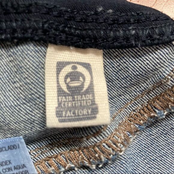 Maternity Bermuda Blue Denim Jean Shorts by Ingrid and Isabel Womens Size 10 - Picture 13 of 14